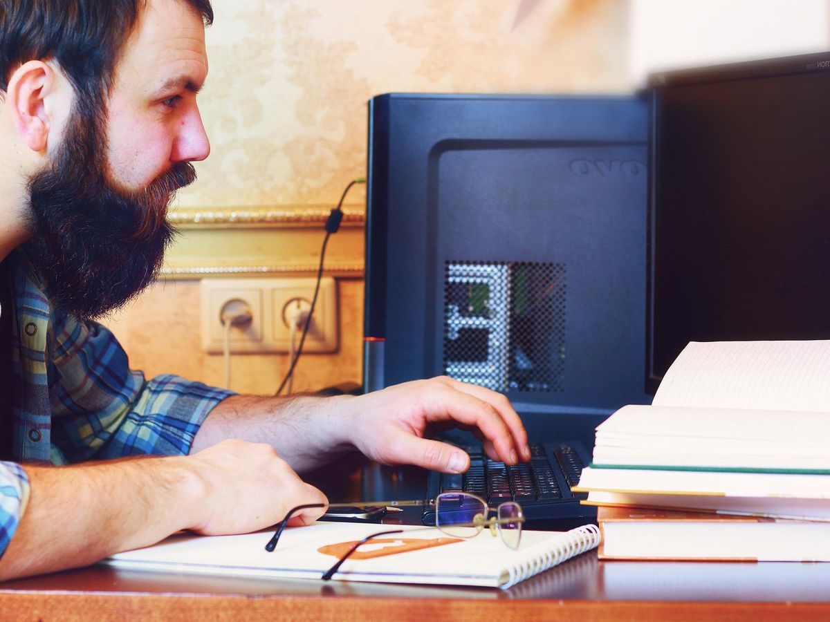 Kiedy powstał pierwszy Windows i jak zmienił świat komputerów?